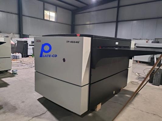 Machine d'impression thermique intérieure à température constante de 20°C offrant une vitesse de production de 28 feuilles par heure, conçue pour l'impression de documents