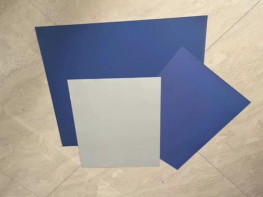 Plaque CTP sans rinçage et sans développement de couleur blanc grisâtre avec une largeur maximale de 1030 mm pour l'impression sans chimie