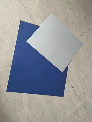 Plaques d'impression CTCP en aluminium de précision avec une largeur de bobine de 1350 mm et une énergie laser de 100 à 140 Mj/cm2