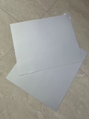 Plaque CTP commerciale sans développement avec une largeur de bobine maximale de 1350 mm, une validité de 20 mois et un temps de production de 22 à 25 secondes
